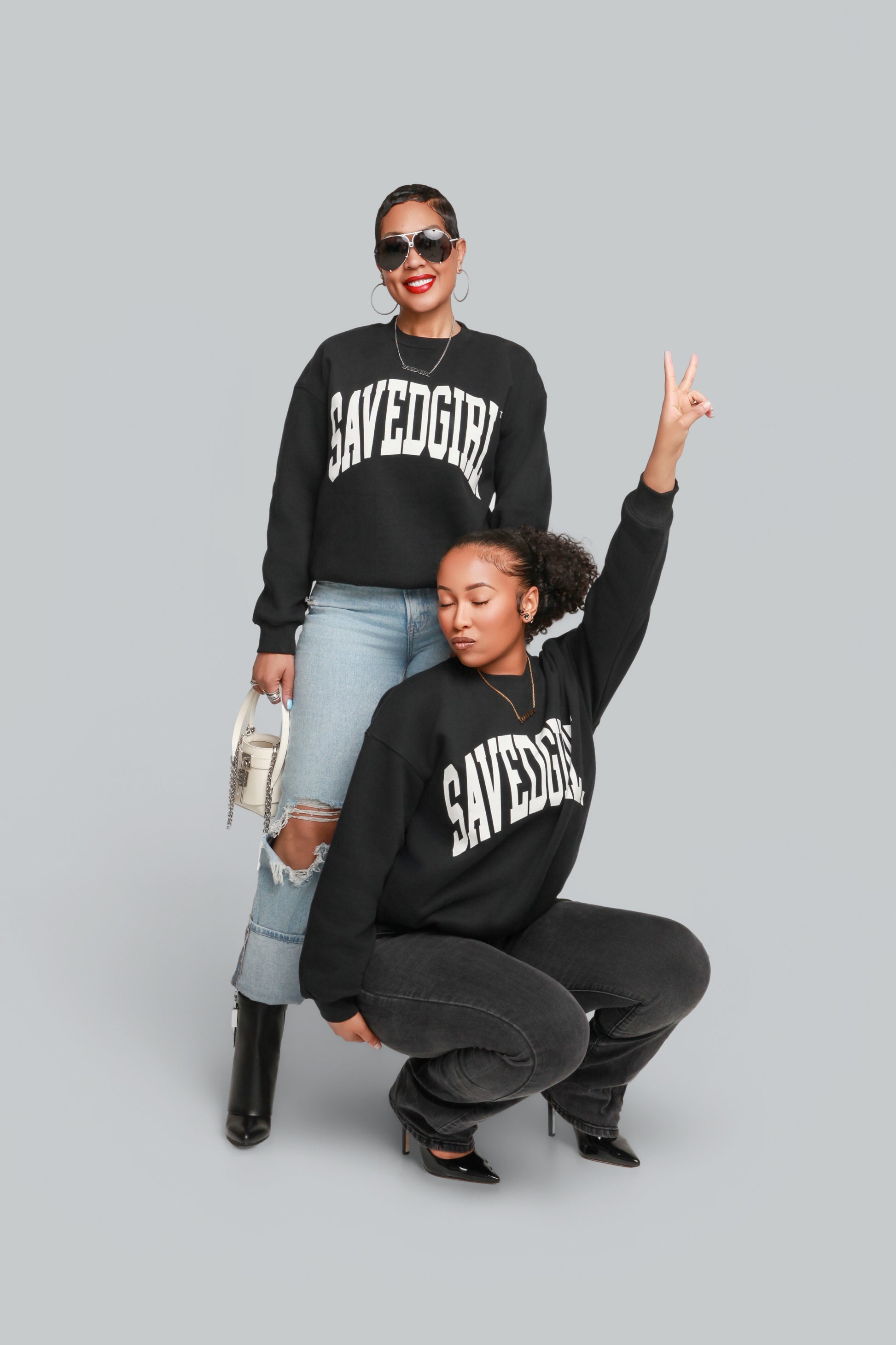 Black crew neck sweatshirt